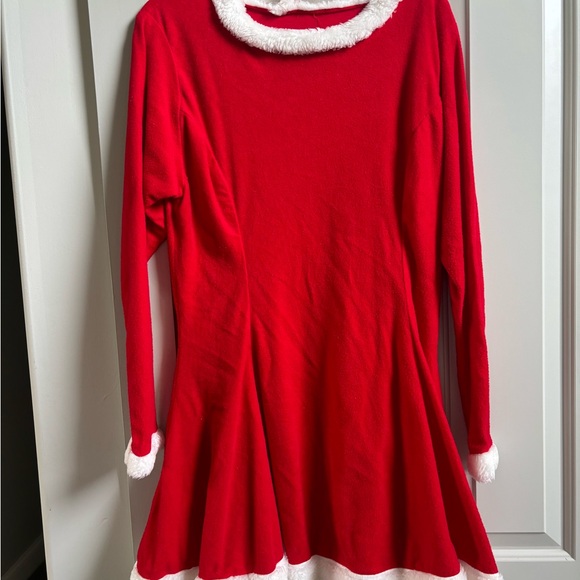 Christmas dress with 3 Santa hats- Mrs. Claus & helpers - Picture 11 of 11